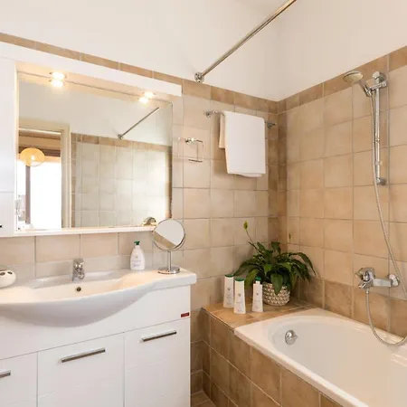 Three Stones By Rodostamo Collection فيلة *